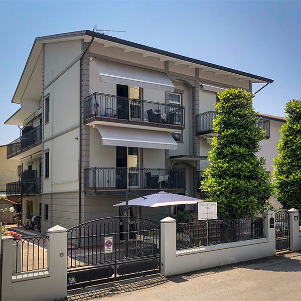 residence valereia caervia totale esterna palazzo